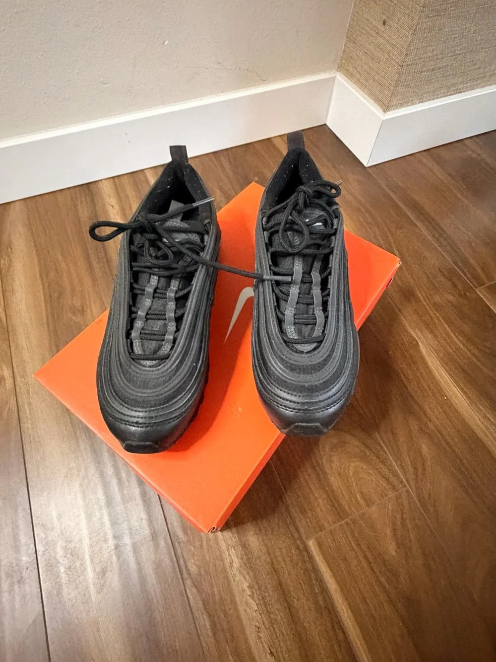 Nike streamlined air